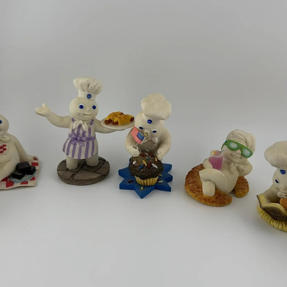 The Pillsbury Doughboy Danbury Mint Ceramic Figurines Jan-Dec 1997 VTG Bundle - Picture 5 of 16